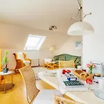 Grosse - Boxspring - Rodelwiese - Balkon - 4 Personen