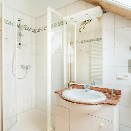 Grosse - Boxspring - Rodelwiese - Balkon - 4 Personen *