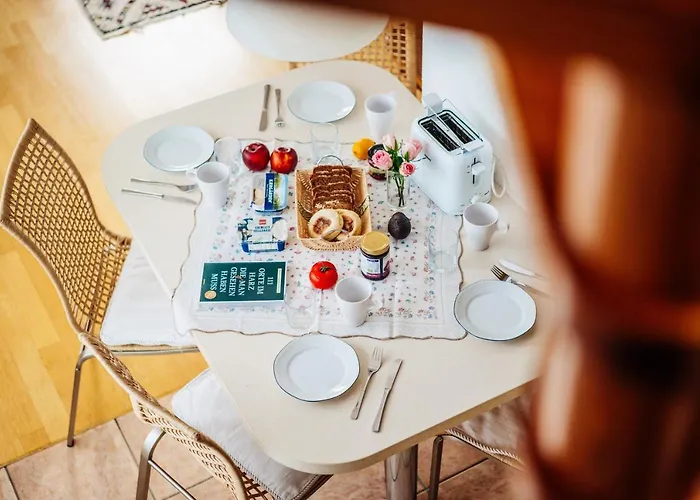 Grosse - Boxspring - Rodelwiese - Balkon - 4 Personen